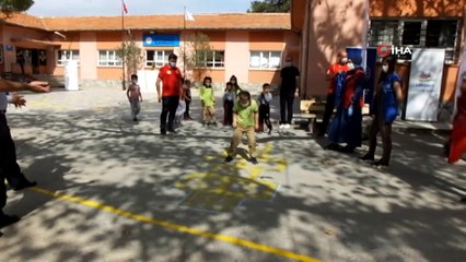 Havran’da gönüllü gençler okul bahçelerini pandemi sürecine hazırlıyor