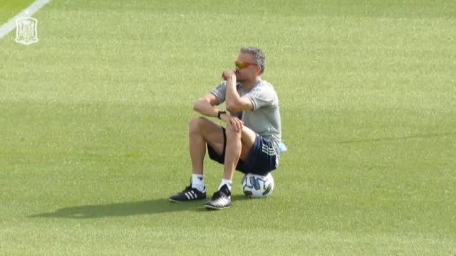 La selección española regresa a los entrenamientos tras su empate con Portugal y con la novedad de Oyarzabal
