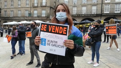 Hosteleros protestan en la Plaza Mayor de Ourense