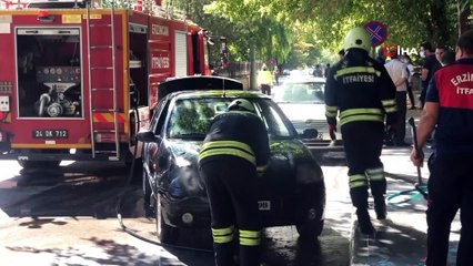 Seyir halindeki otomobilde çıkan yangın korkuttu