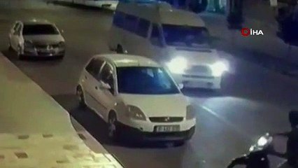 Sokak köpeklerinden kaçarken hayatını kaybetti