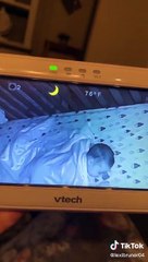 La terrorífica aparición de un fantasma junto a la cuna de un bebé