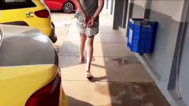 Mulher acusada de agredir o filho com cabo de vassoura é detida pela PM