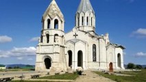 Arménia acusa Azerbaijão de bombardear catedral histórica