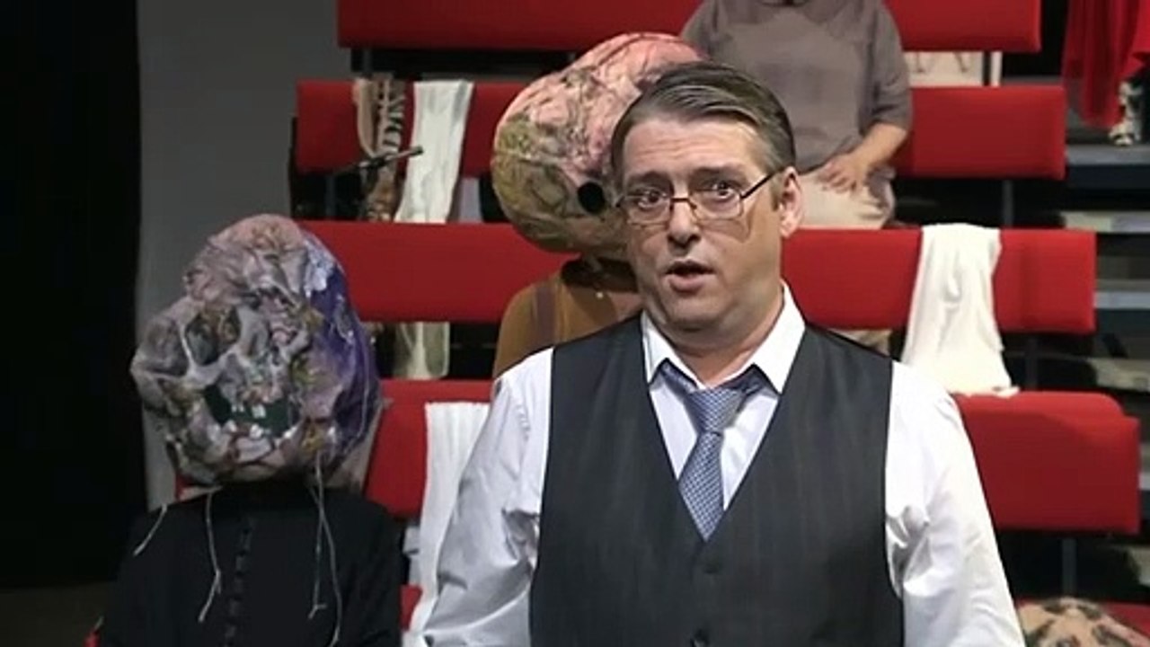 Pozorišna predstava "Srebrenica. Kad mi ubijeni ustanemo" (prvi dio)