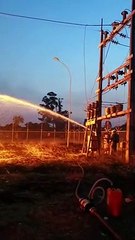 Corpo de bombeiros trabalha para combater incêndio em subestação de energia da CEB