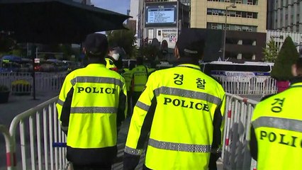 광화문광장 '차벽' 통제..."한글날 집회 139건 금지 통고" / YTN