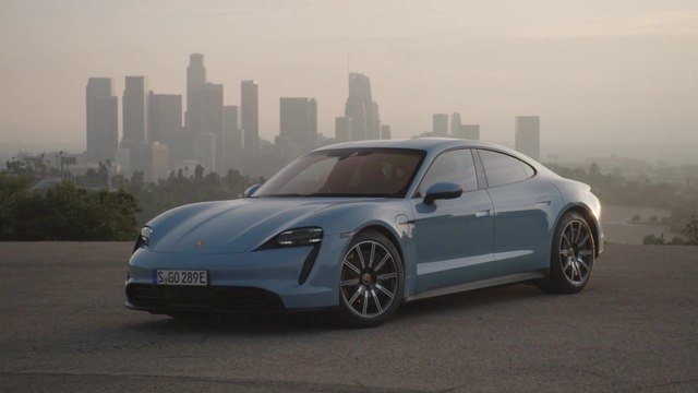 The new Porsche Taycan 4S Design in Frozen Blue
