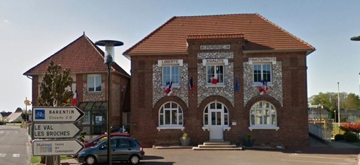 Une mairie fait scandale, l'hommage pour octobre rose qui ne passe pas.