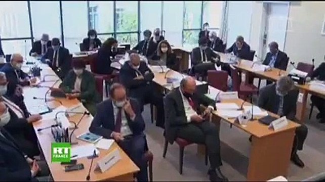 Jean-Yves Le Drian Je ne suis pas chargé d’apprécier la nouvelle Constitution de Côte d’Ivoire. Ce serait là vraiment de l’ingérence