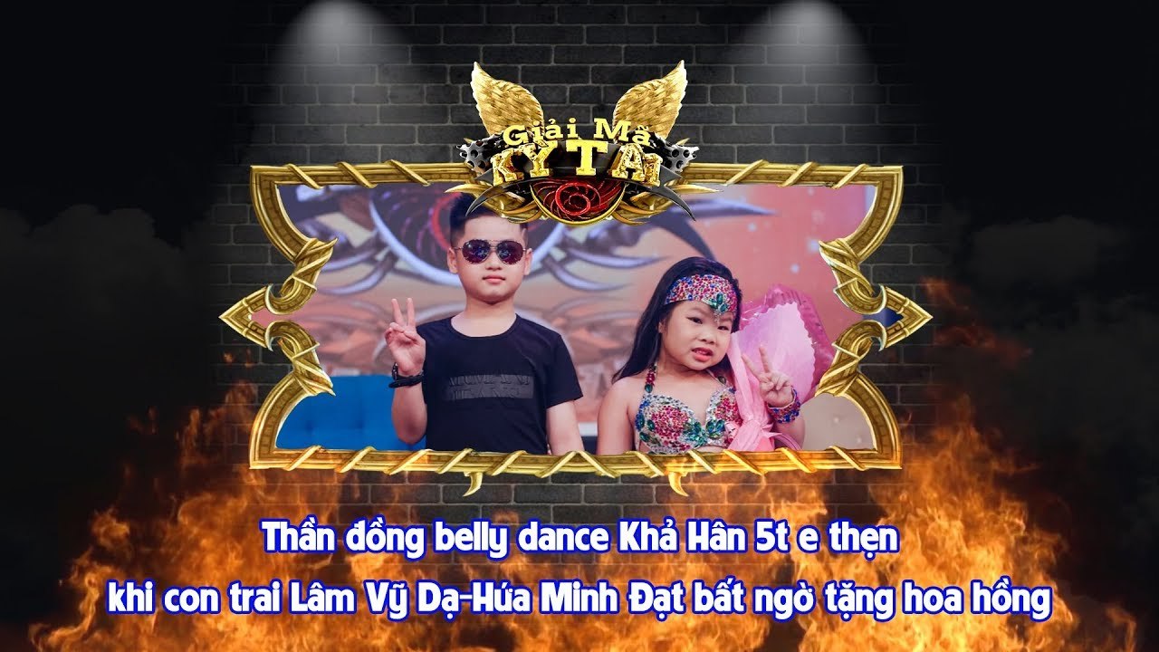 Thần đồng belly dance Khả Hân 5t e thẹn khi con trai Lâm Vỹ Dạ-Hứa Minh Đạt bất ngờ tặng hoa hồng