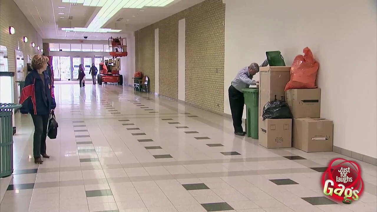 Hide_and_Seek_Thief_Prank(720p)