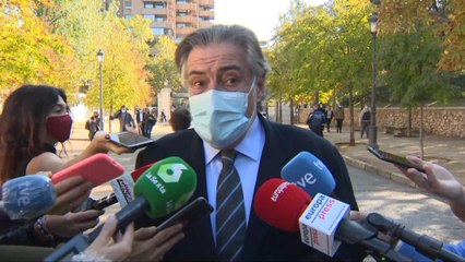 Pepu Hernández insta a la Comunidad a que deje de "estar en competición"