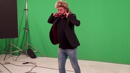 OFF TPMP : Les coulisses de la surprise du père Bigflo et Oli, Cyril Hanouna danse lors d'un tournage