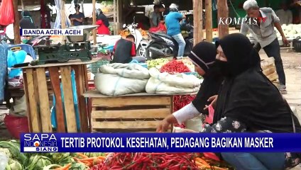 Tertib Protokol Kesehatan, Pedagang Bagikan Masker