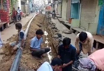 मकसूद पुरा वार्ड में पानी की पाइप लाइन बिछाने का काम हुआ शुरू