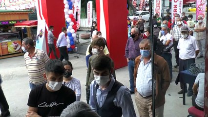Maltepe'de bedava döner alabilmek için uzun kuyruk oluşturdular