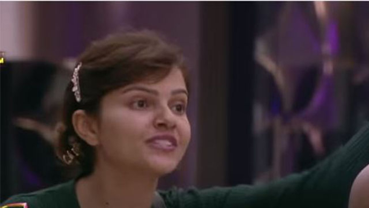 Bigg Boss 14;  Rubina Dilaik Hina Khan पर क्यों चिल्लाई ?, हुआ बड़ा हंगामा | FilmiBeat