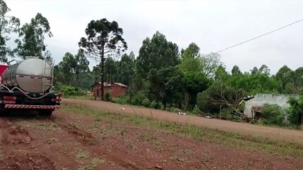 Fazenda tem grandes danos com temporal na região de Rio do Salto