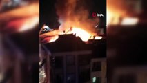 Esenyurt’ta bir binanın çatısı alev alev yandı