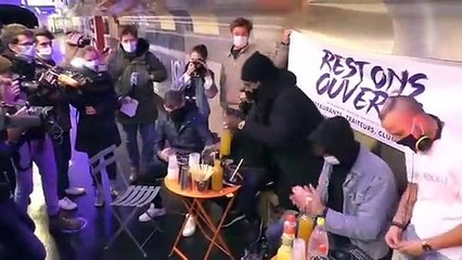 Ils ouvrent un bar clandestin dans le métro pour protester contre la fermeture des bars à Paris