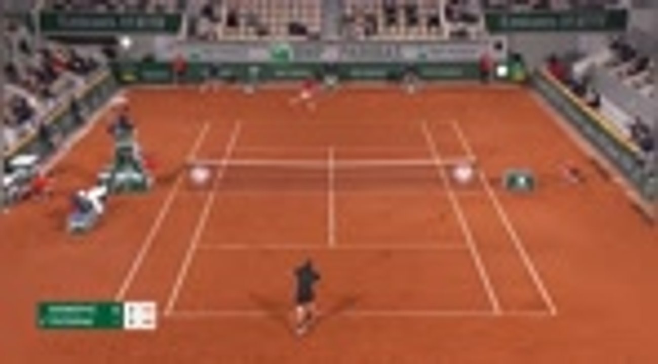 Djokovic stops Tsitsipas comeback to reach French Open final