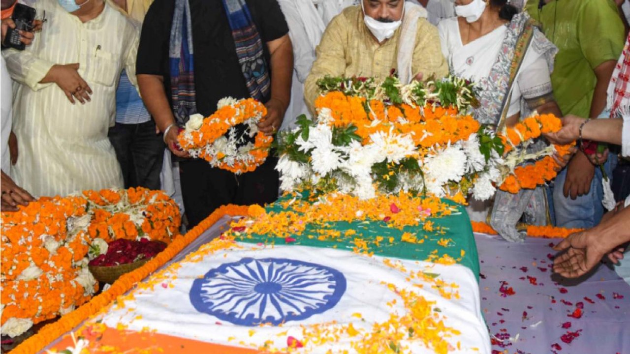 Last rites of  Paswan to take place in Patna today