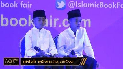 Subhanallah.. suara emas kori kecil ini sungguh menggetarkan hati..