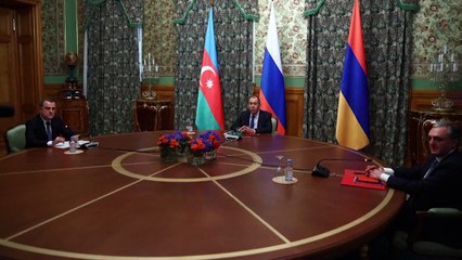 Tűzszünetet hirdettek Hegyi-Karabahban