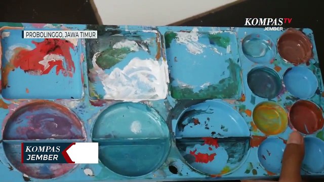 Kreatif! Talenan Kayu Disulap Menjadi Lukisan Bernilai Jual Tinggi oleh Kedua Mahasiswi ini