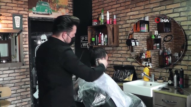 Havada, karada ve suda tıraş yapabilen sıra dışı berber