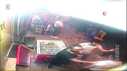İstanbul’un göbeğinde meydan kavgası kamerada: 4 yaralı