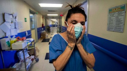 Una exposición fotográfica en Roma retrata y honra la cara más amable de la pandemia
