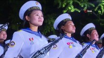 - Kuzey Kore'de İşçi Partisi'nin 75. kuruluş yıldönümü için askeri geçit töreni