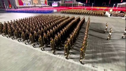 Pyongyang apresenta novo míssil balístico