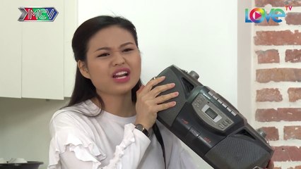 Ba GIỮ CON như GIỮ VÀNG không cho đi TÌM VIỆC, cả  thế giới cứ để BA LO !