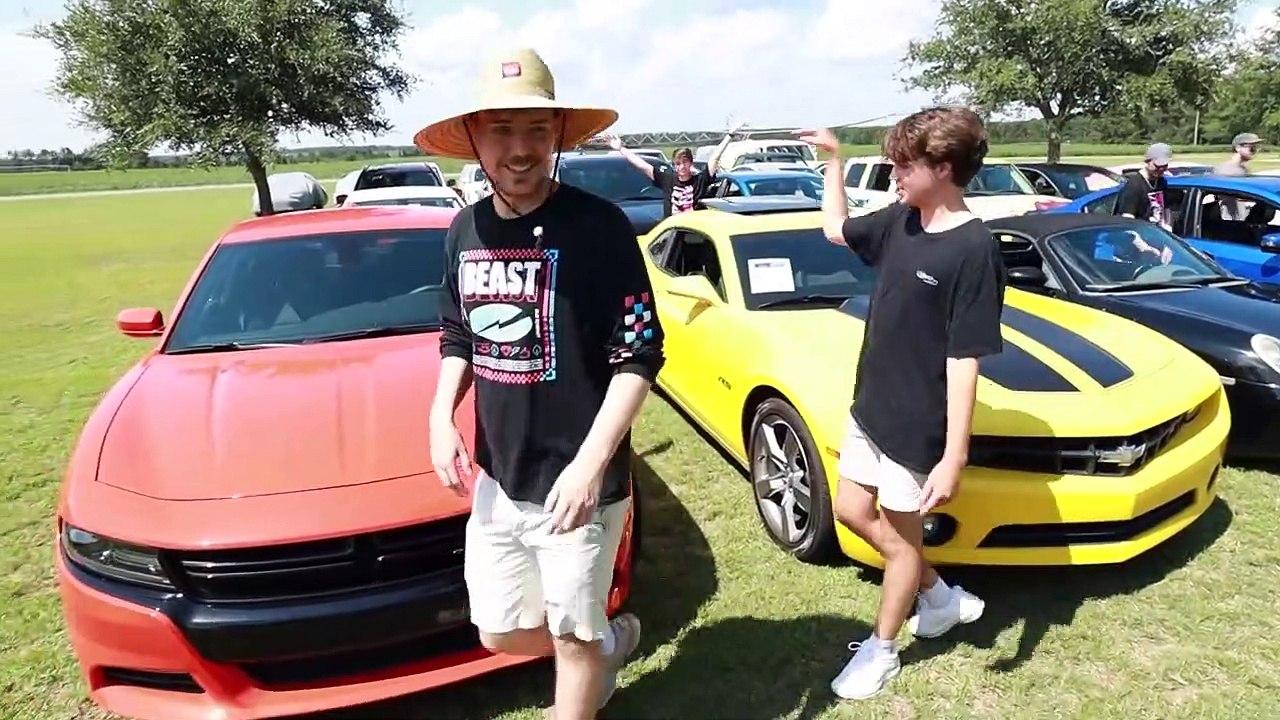 I Gave My 40,000,000th Subscriber 40 Cars