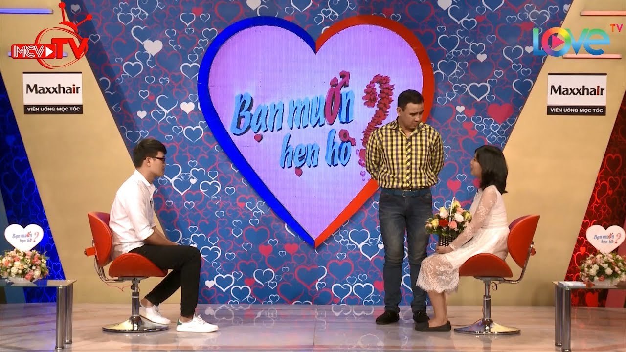 Quyền Linh ‘nhắc tuồng’ chàng nhân viên kỹ thuật quá bối rối khi gặp cô nữ sinh Nhân Văn xinh đẹp 