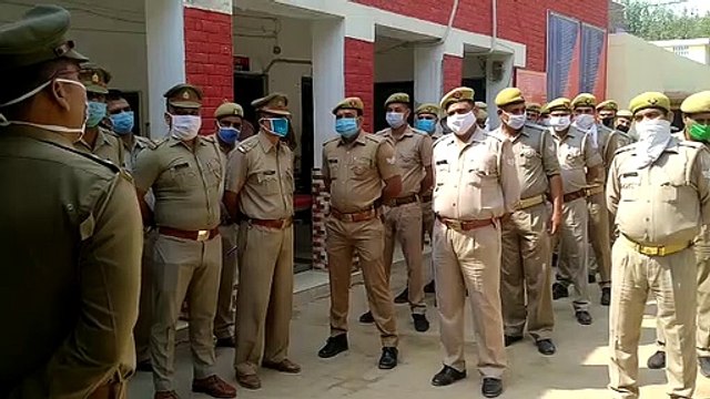 कांधला थाना अध्यक्ष ने ली समस्त पुलिसकर्मियों की मीटिंग दिए दिशा निर्देश