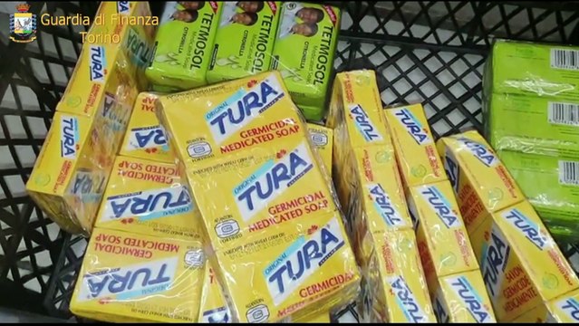 Torino - Saponette anti scabbia e altri falsi prodotti made in Italy sotto sequestro (09.10.20) (1)