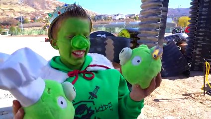 Angry Birds IN REAL LIFE!! Box Fort Battle!