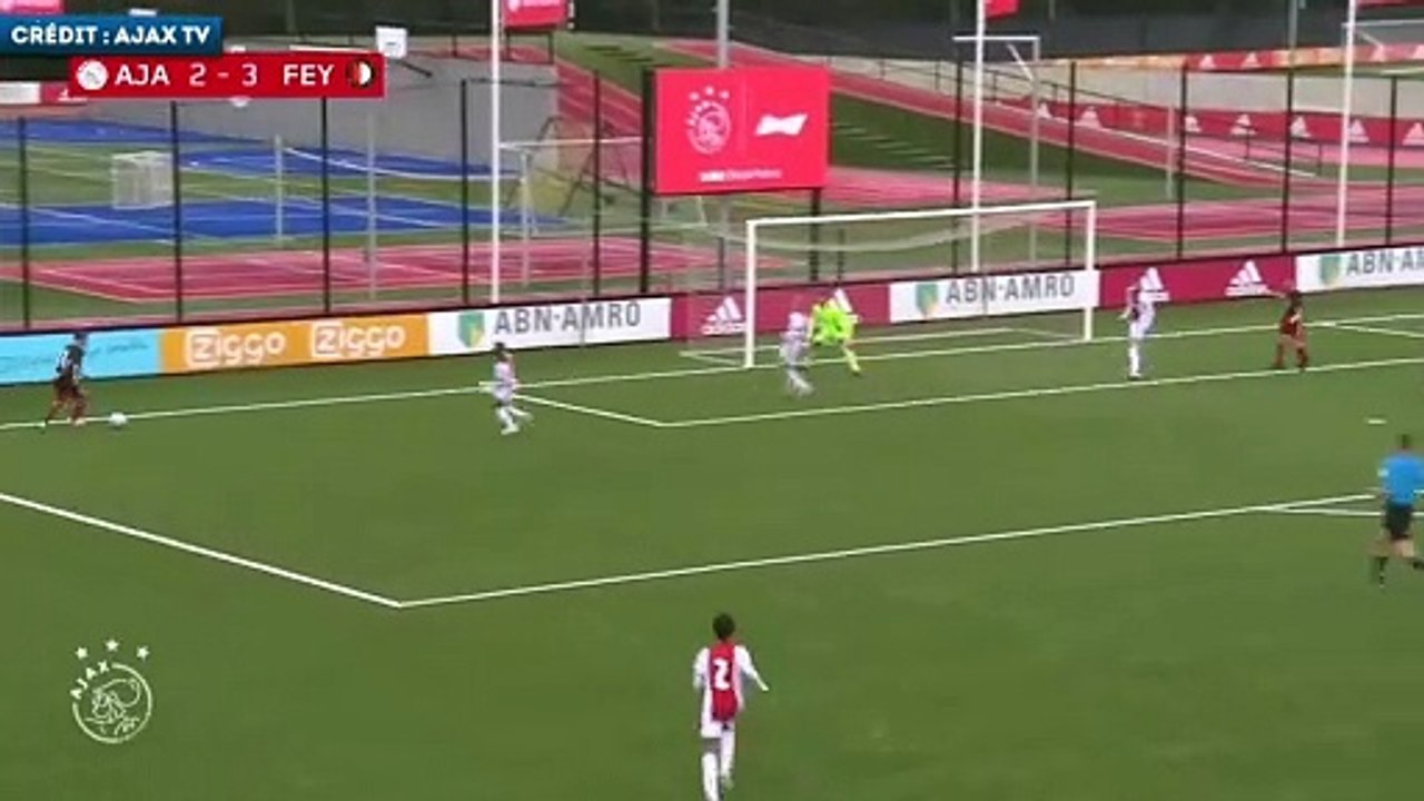 Le ciseau magique du fils de Robin Van Persie