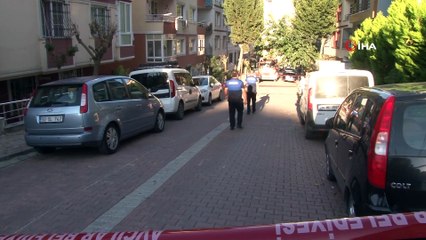 Avcılar'da bir binanın balkonu çöktü