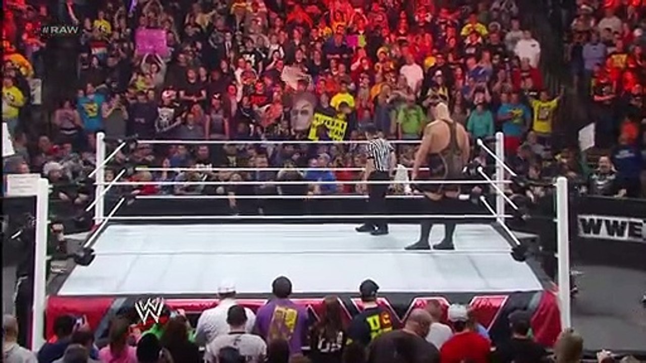 Seth Rollins vs The Big Show