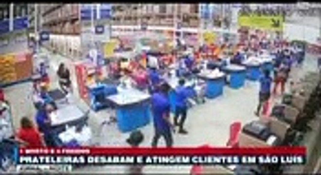 Des étagères tombent dans un super marché au Brésil !