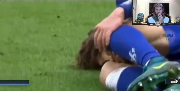 Kun Agüero Reacciona a sus peores patadas