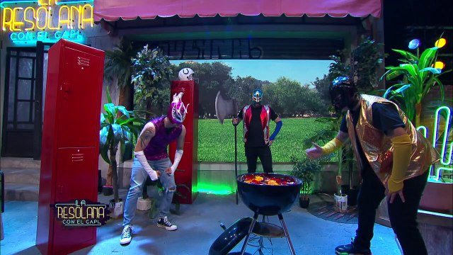 Jugamos con nuestros invitados para ver quién es más chismoso. | La Resolana con El Capi