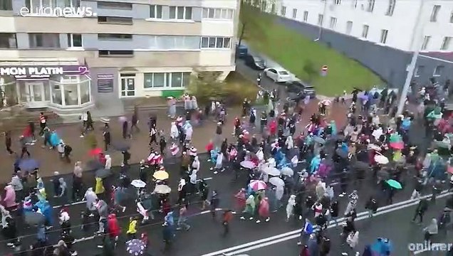 Belarus: Dozens of arrests in Minsk as police use water cannon to break up anti-Lukashenko protests