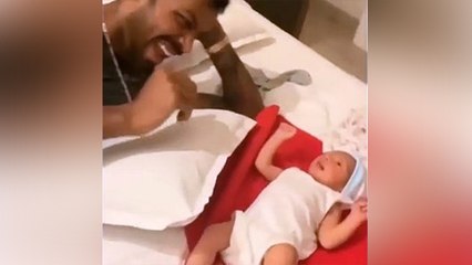 Hardik Pandya ने बेटे के साथ यूं की मस्ती, Cute Video हुआ Viral; Check Out | Boldsky
