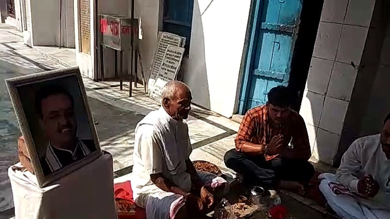 उपमुख्यमंत्री केशव मौर्य के कोविड 19 से स्वास्थ्य सुधार के लिए किया गया हवन पूजन यज्ञ